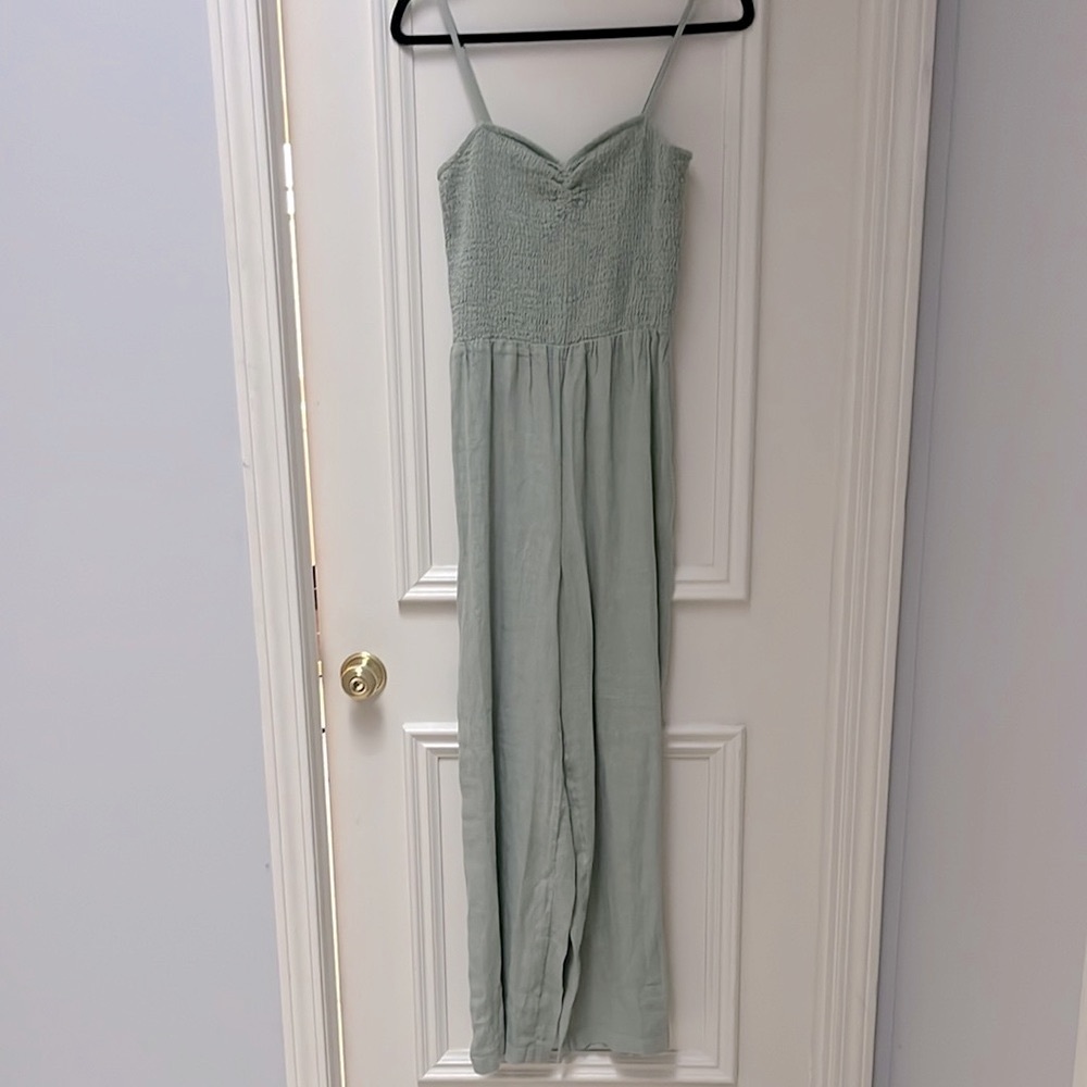 NWOT Faherty Linen Smocked jumpsuit